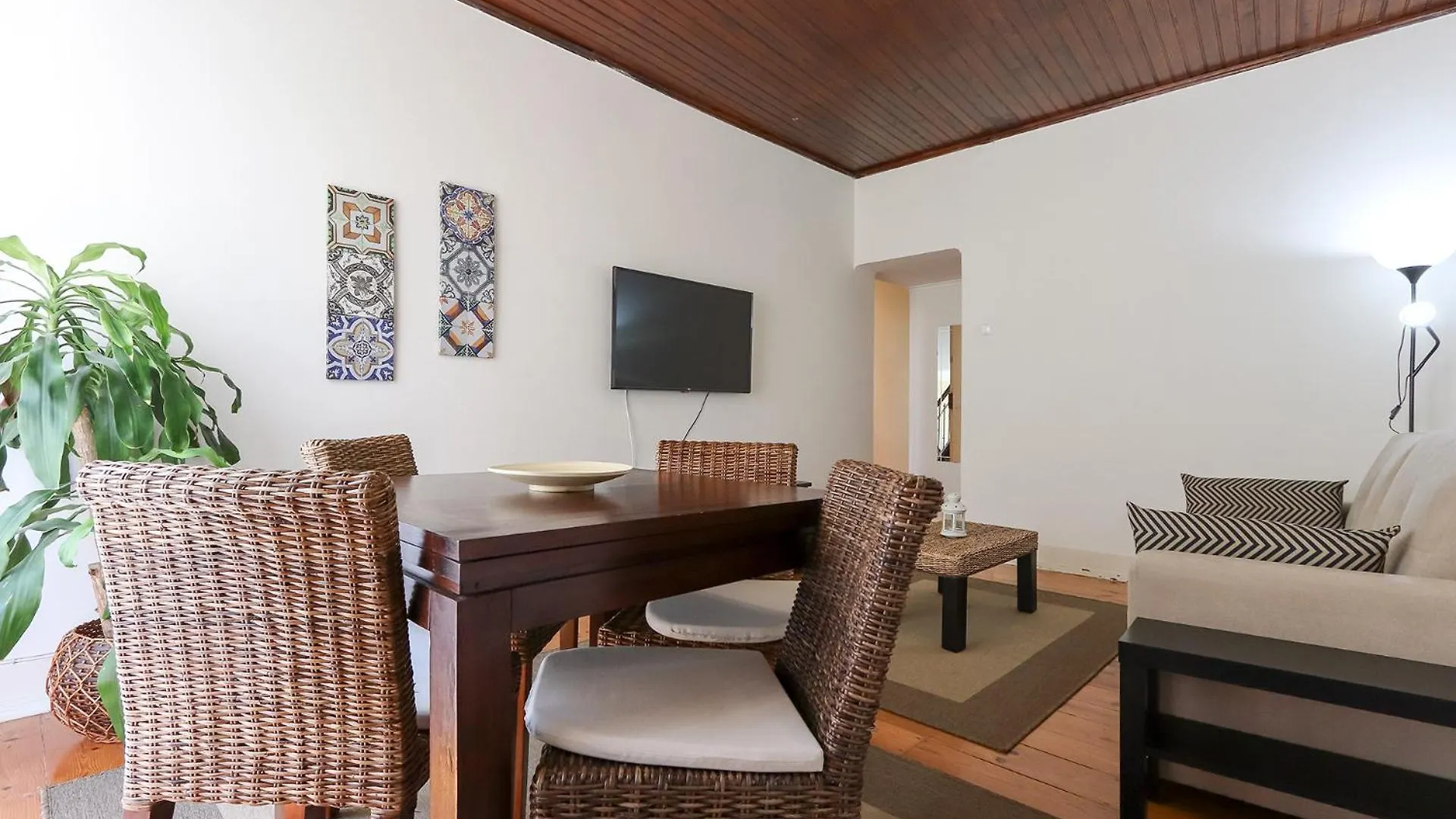 Cozy And Sunny Apartment - Anjos, Lisbon Portugal